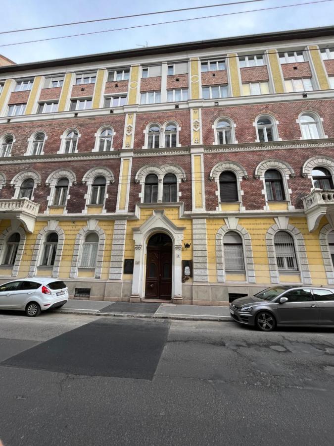 Garibaldik Apartman Boedapest Buitenkant foto