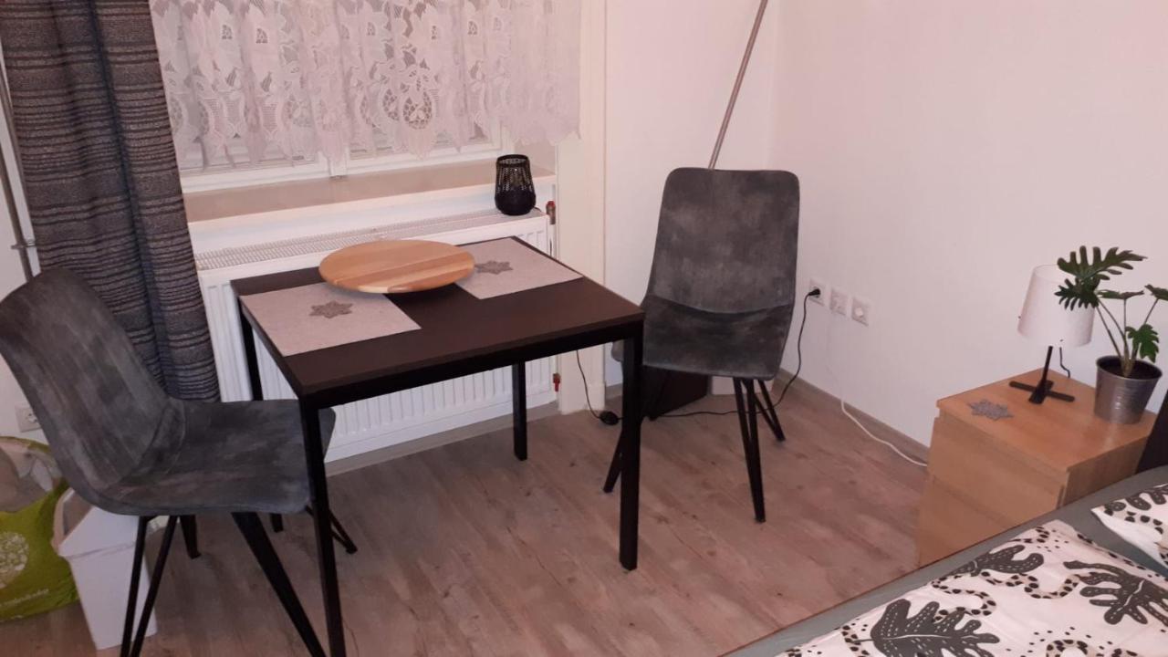 Garibaldik Apartman Appartement Boedapest Buitenkant foto